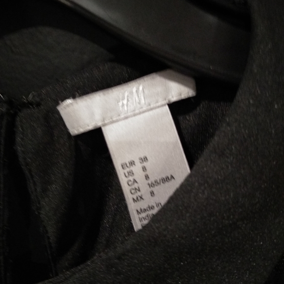 H&M mini black lace dress - Picture 2 of 3